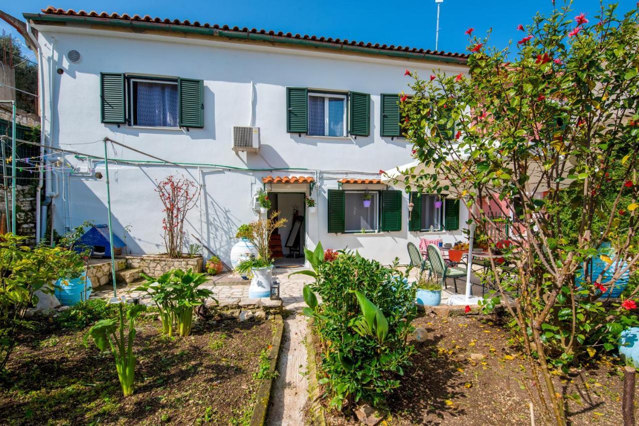 Garden Home Gaios Bagian luar foto
